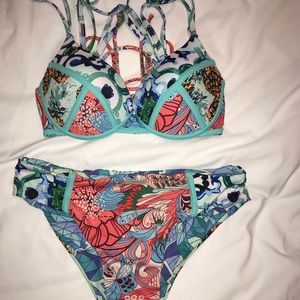 Patterned bikini